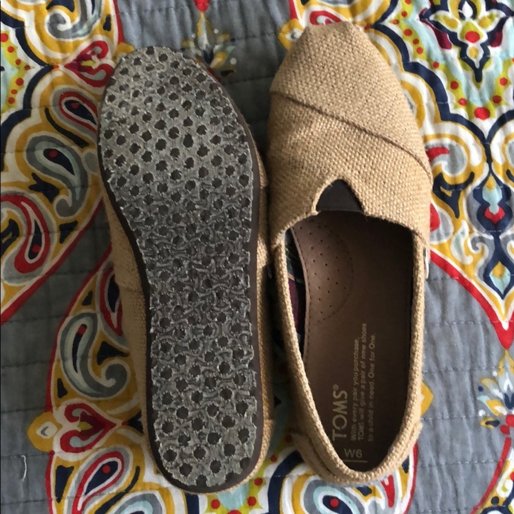 Toms